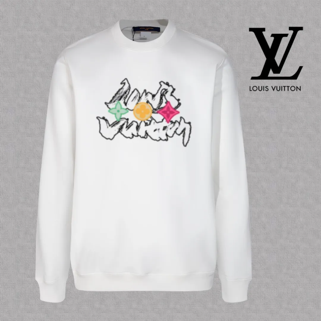 🅿️250 hot style on the shelves🔥❗ 💫〖Louis Vuitton LV〗 Fashionable round neck sweatshirt, casually matched with various styles, it is perfectly handsome😎The whole dress is made of double waistcoats, which makes the whole dress more three-dimensional. Not ordinary factories can do such fine work. The 2025 spring style counters are on sale, exquisite round neck terry sweatshirt, high-end double-strand pure cotton Customized drawstring ribs are dyed in the same vat and are complete with three standards. The chest craftsmanship adopts a simple and elegant pattern on the chest, which is easy to control for any age group! Fit and comfortable! Customized thickened 440g terry sweatshirt fabric, soft and comfortable to the touch, with a three-dimensional shape! 🙌🏻 It’s also very breathable, so it’s a versatile style that can be worn with any outfit! ✔Color: Black White Apricot Size: S M L XL 2XL